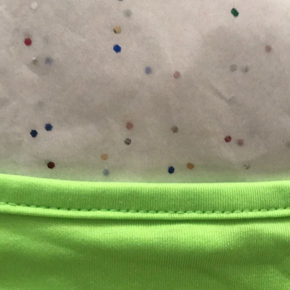 green crop top👒 - Picture 2 of 3